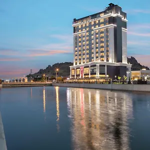 Doubletree By Hilton Отель
